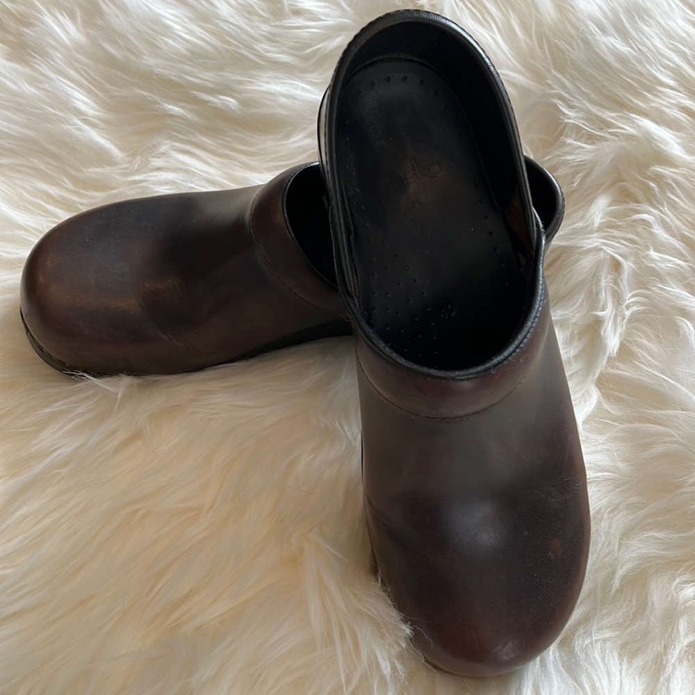 EUC Dansko Clogs
